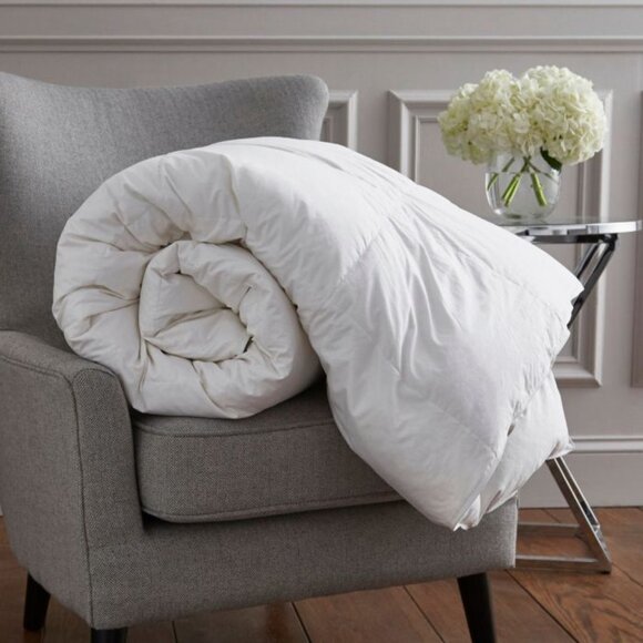 Hotel Collection Hungarian White Goose Down Medium Weight Comforter King - Picture 1 of 8